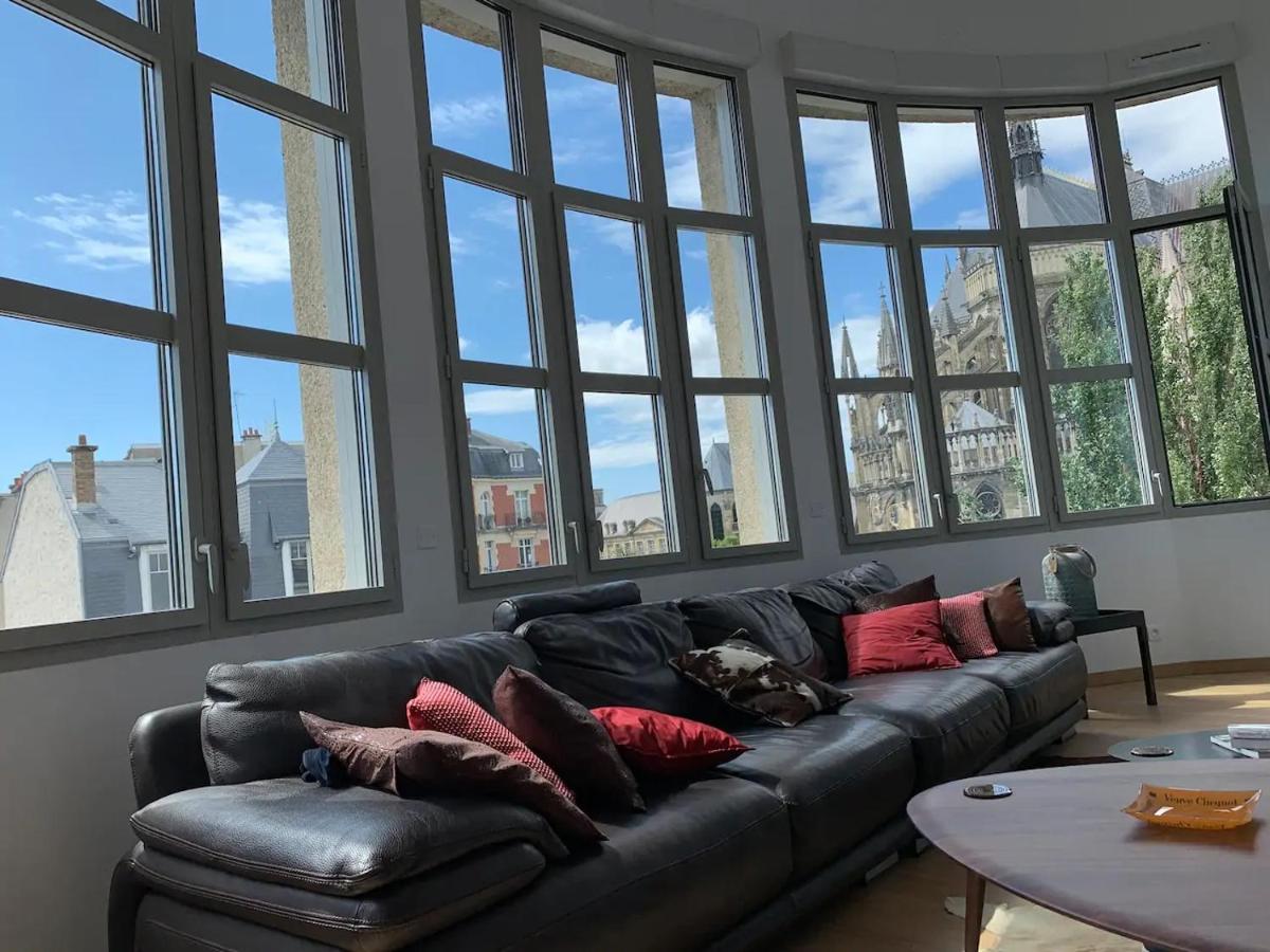 Apartmán Loft Des Sacres - Vue Unique Sur La Cathedrale Remeš Exteriér fotografie