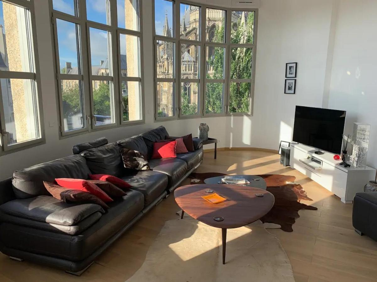 Apartmán Loft Des Sacres - Vue Unique Sur La Cathedrale Remeš Exteriér fotografie